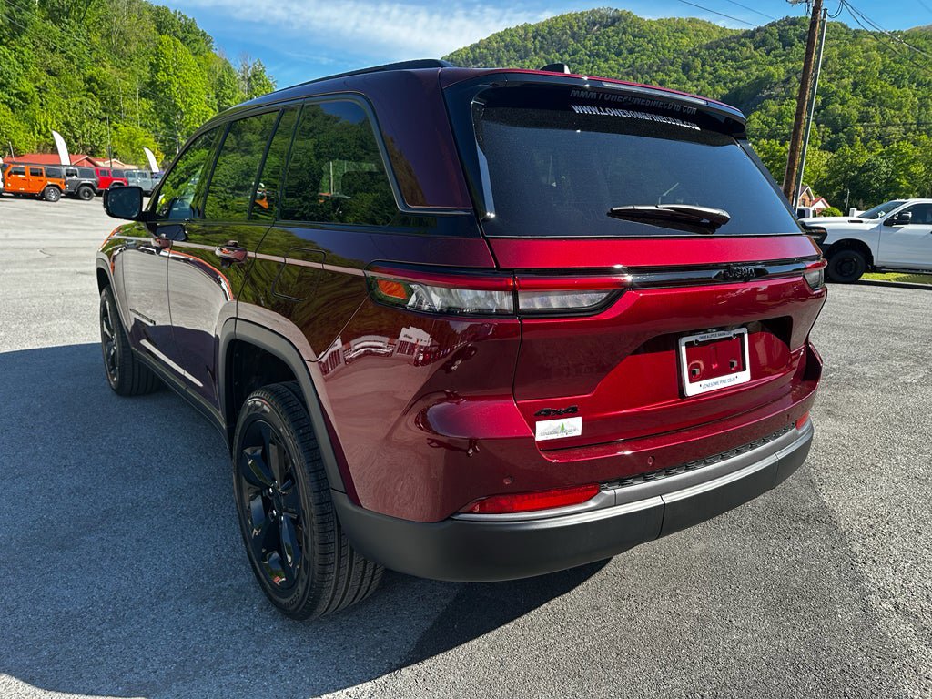 New 2026 Jeep Grand Cherokee Limited w/ Limited Altitude Package AWD/4WD image 6