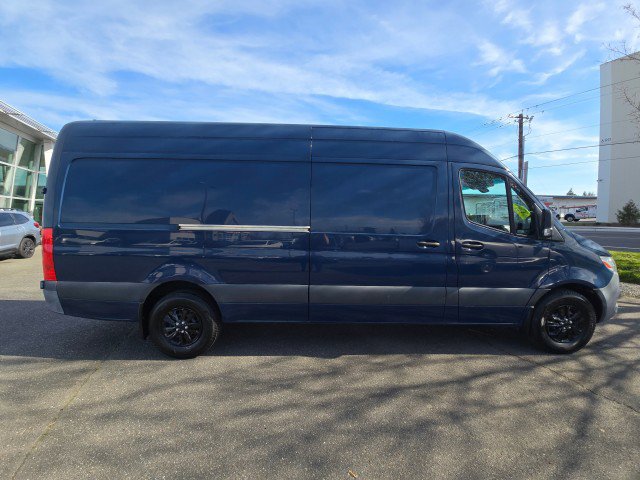 Used 2021 Mercedes-Benz Sprinter 2500 image 2