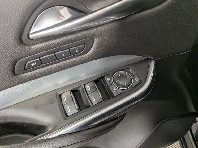 Used 2020 Cadillac XT4 Premium Luxury w/ Cold Weather Package image 16