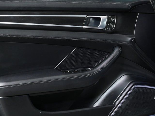 Certified 2023 Porsche Panamera GTS image 6