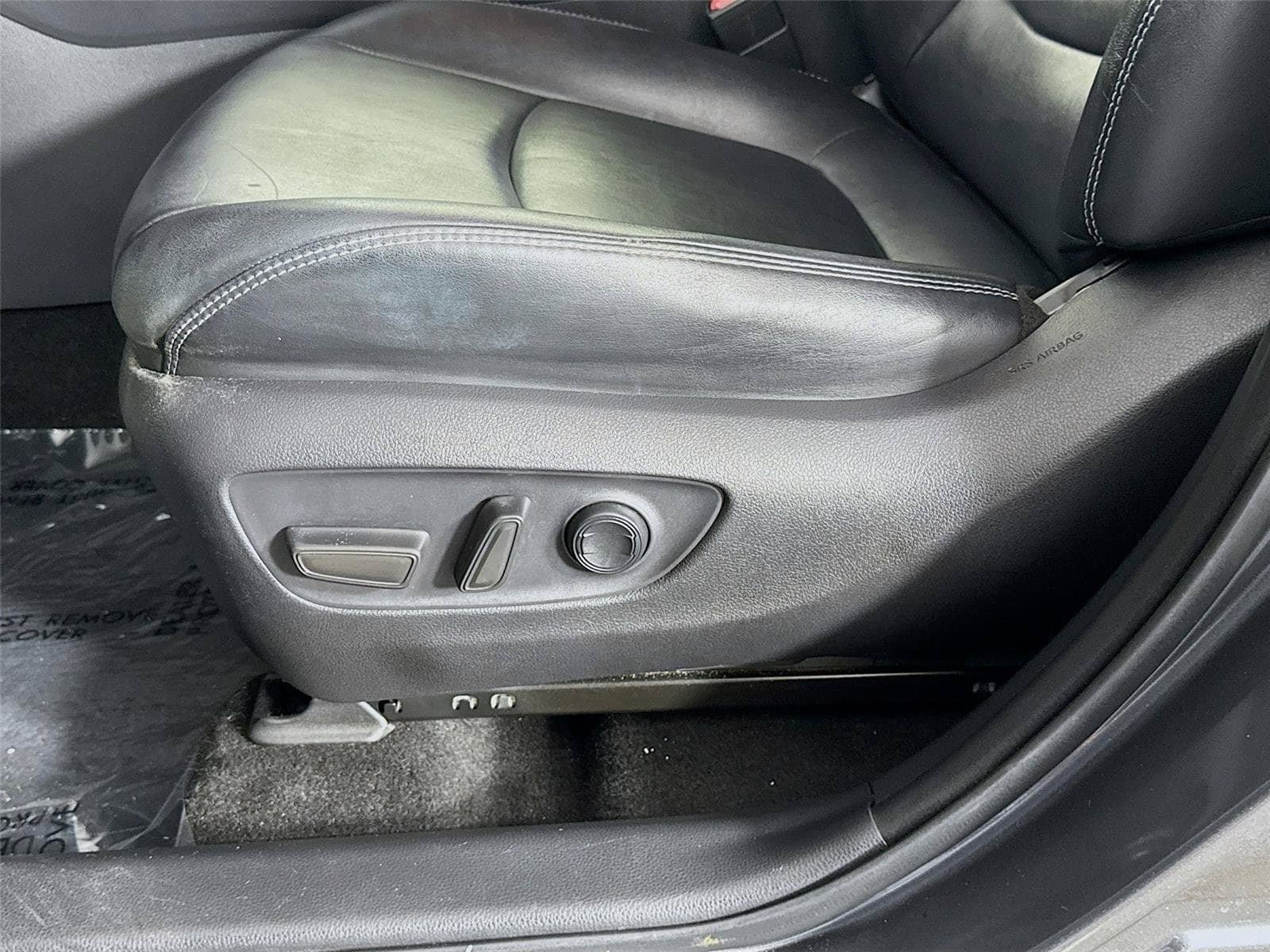Used 2019 Toyota RAV4 XLE Premium FWD image 21
