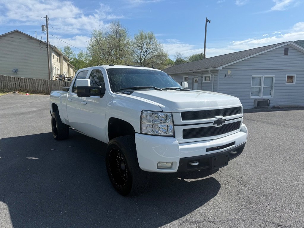 Used 2010 Chevrolet Silverado 2500 LTZ w/ Convenience Package AWD/4WD image 3