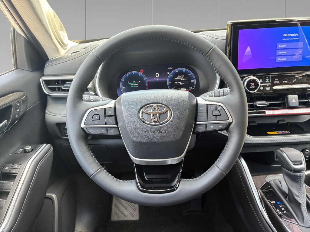 New 2026 Toyota Highlander Limited AWD/4WD image 14