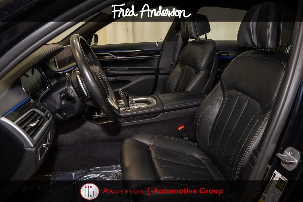 Used 2019 BMW 740i w/ M Sport Package RWD image 12