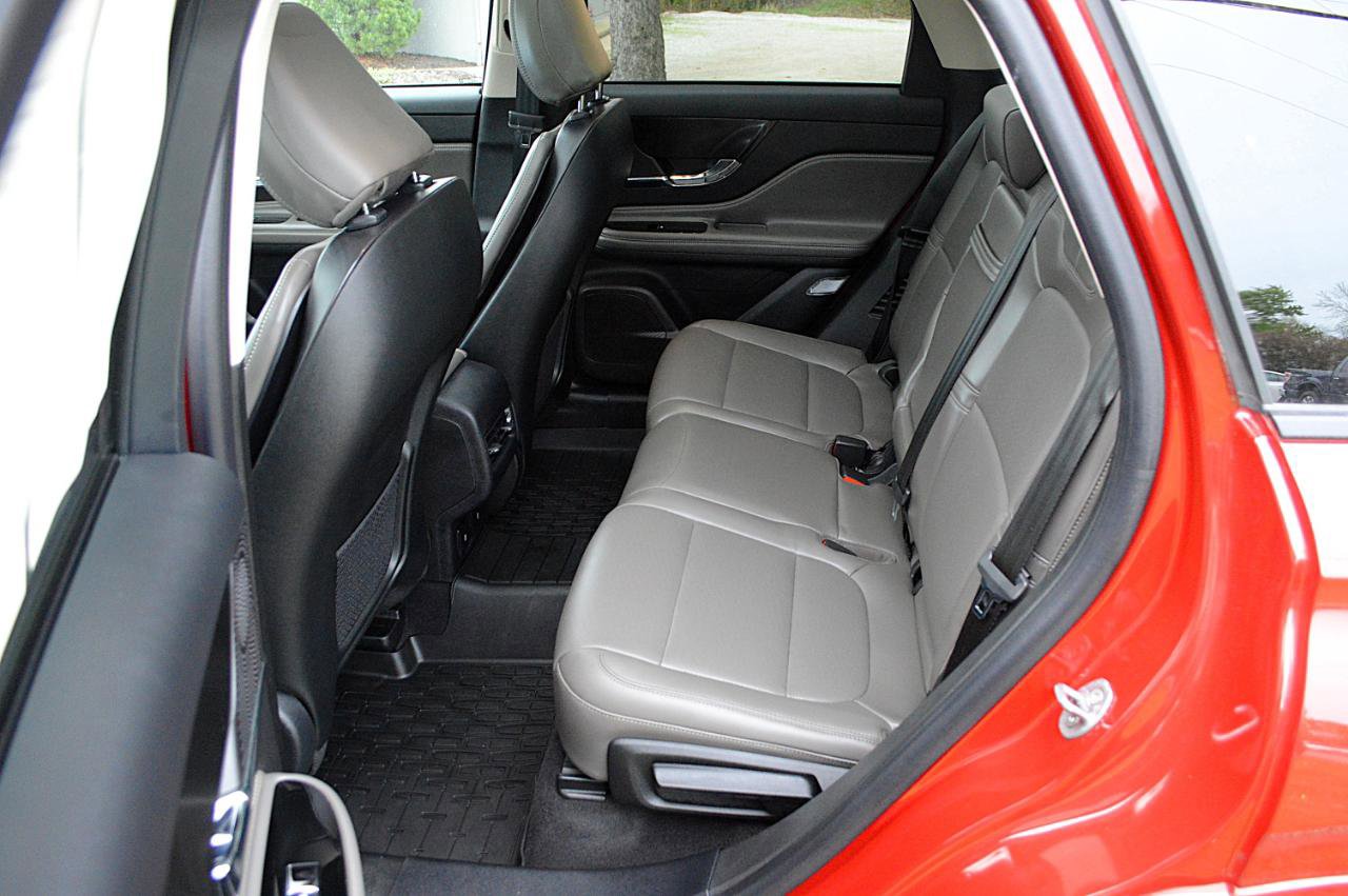 Used 2023 Lincoln Corsair AWD w/ Equipment Group 101A image 14