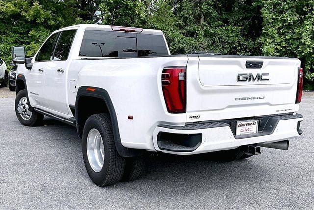 Used 2025 GMC Sierra 3500 Denali Ultimate AWD/4WD image 4