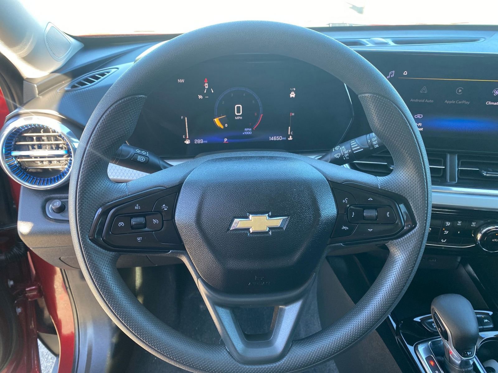 Used 2025 Chevrolet Trax LT image 28