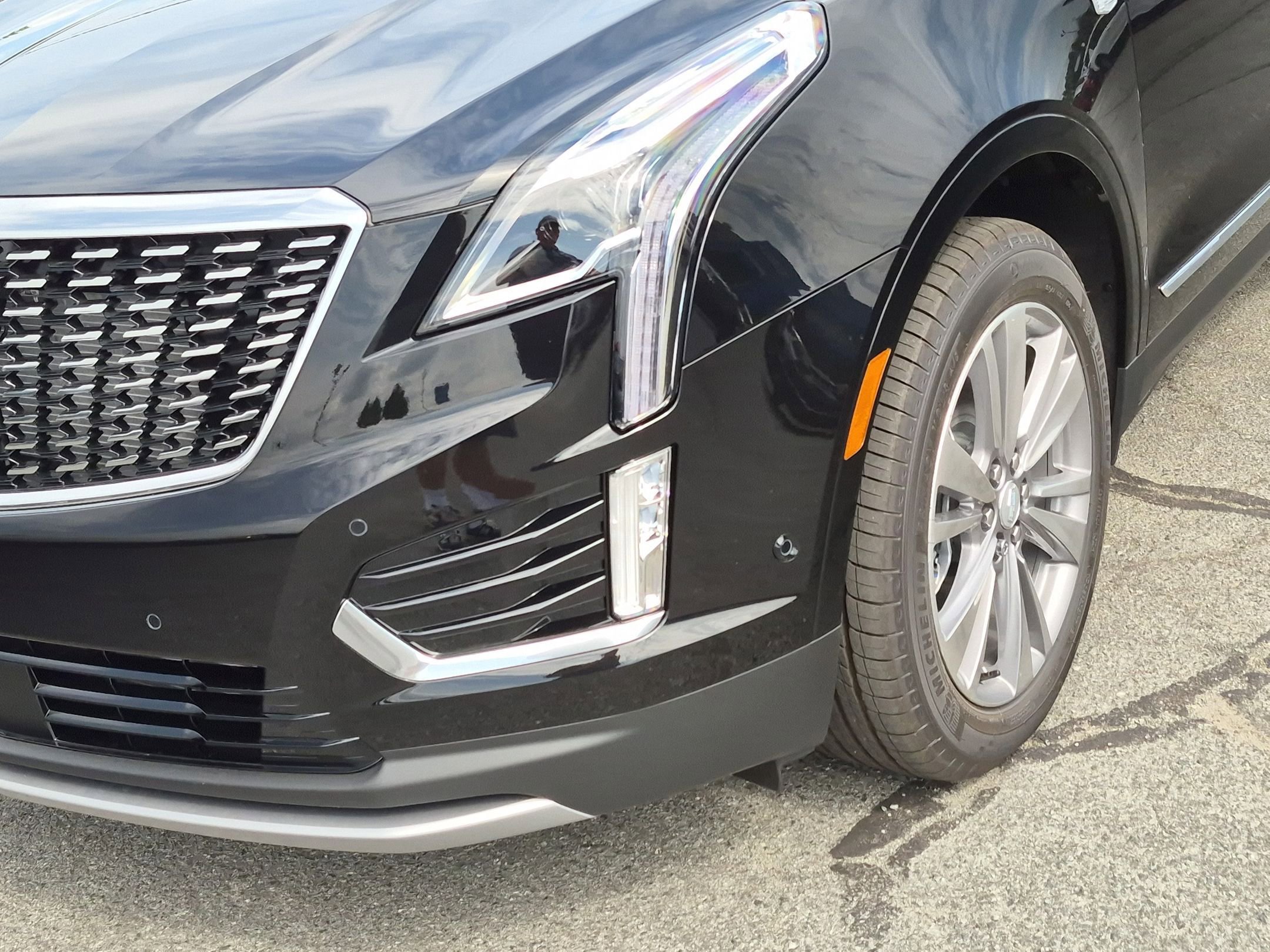 New 2026 Cadillac XT5 Premium Luxury w/ Driver Assist Package FWD image 9