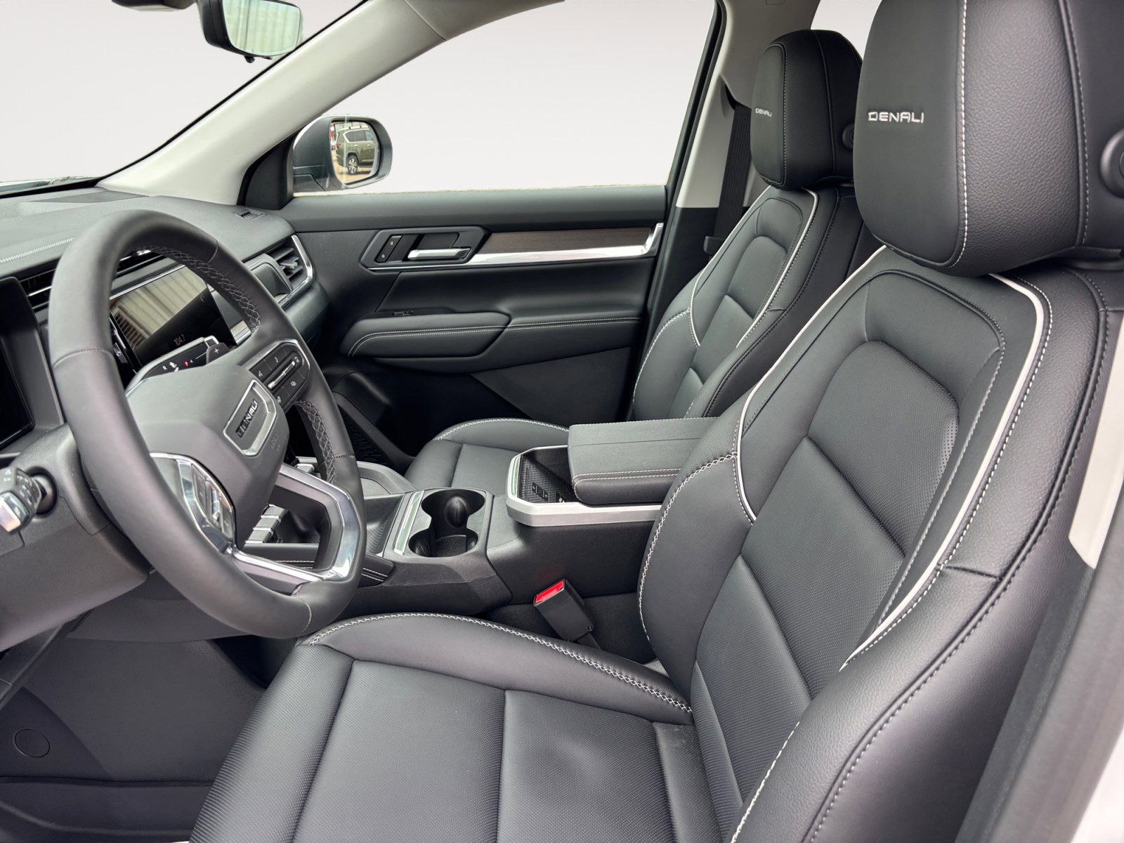 Used 2026 GMC Terrain Denali w/ LPO, Floor Liner Package image 23