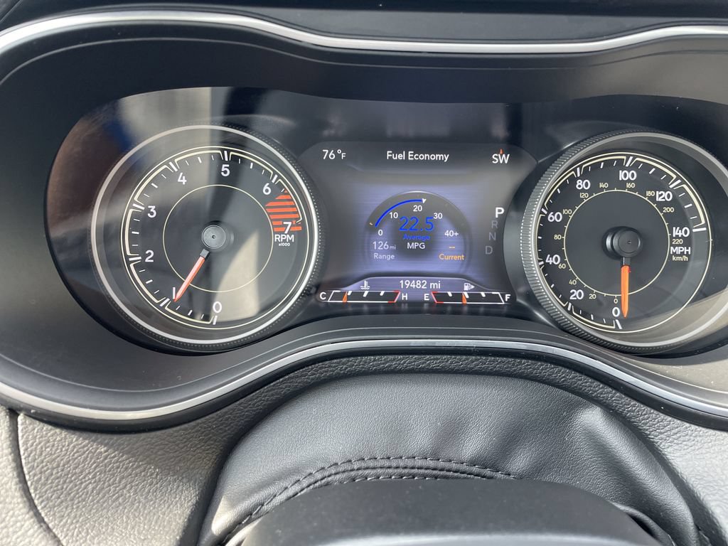 Certified 2023 Jeep Cherokee Altitude Lux w/ Lux Elite Package AWD/4WD image 17