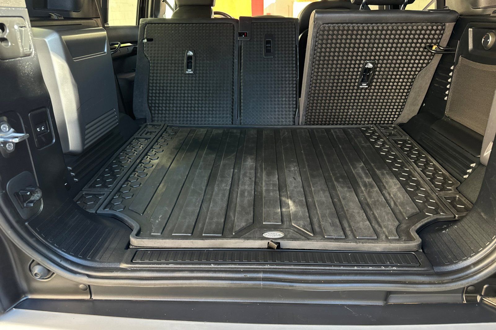 Used 2020 Land Rover Defender 110 S image 15