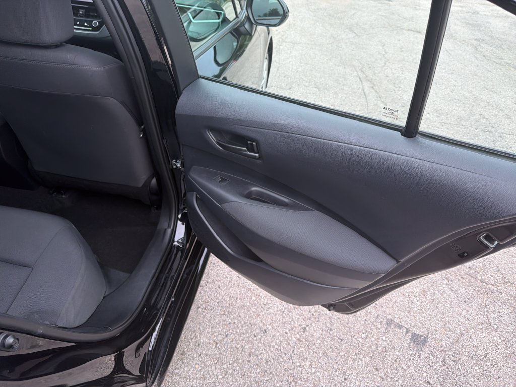 Used 2025 Toyota Corolla LE FWD image 37