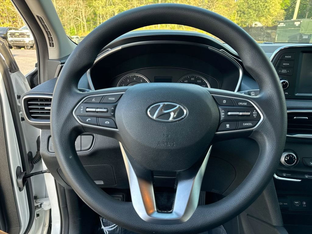 Used 2020 Hyundai Santa Fe SE image 16