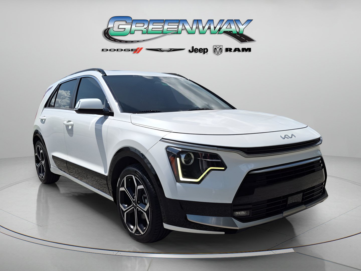 Used 2023 Kia Niro EX Touring