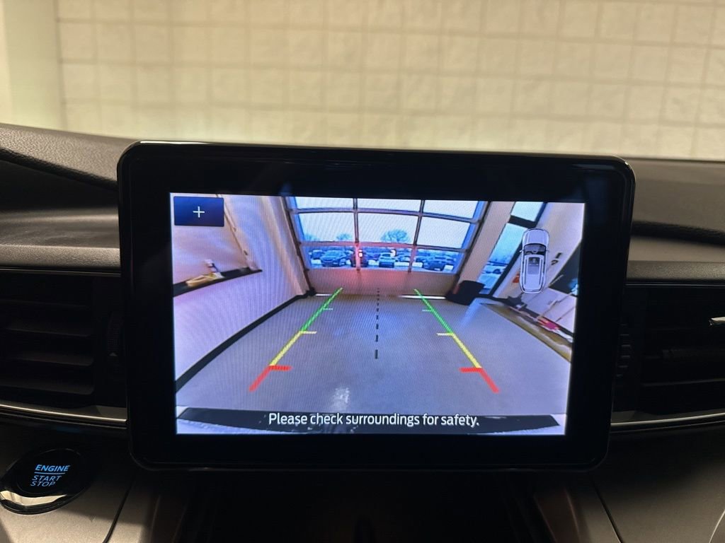 Used 2023 Ford Explorer XLT w/ Equipment Group 202A image 11