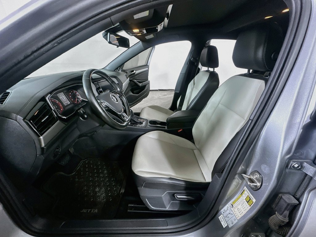 Used 2020 Volkswagen Jetta R-Line FWD image 17