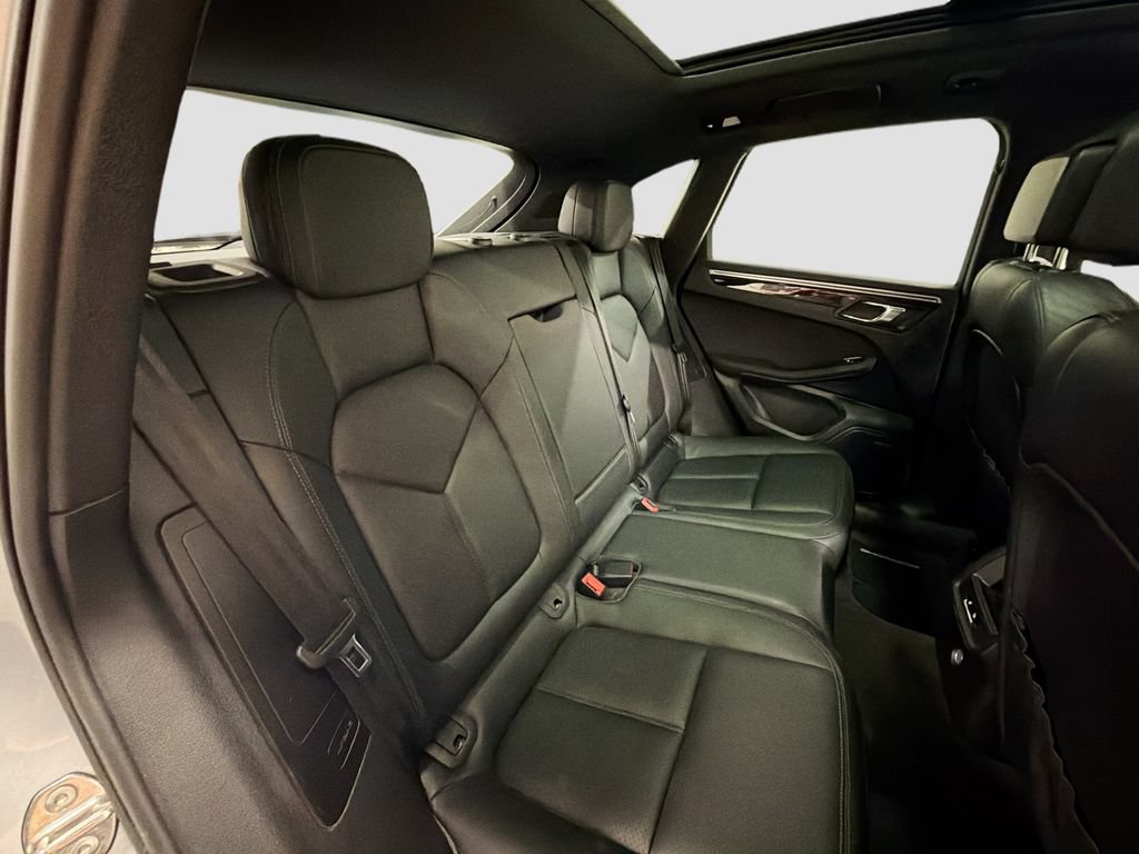 Certified 2015 Porsche Macan S AWD/4WD image 29