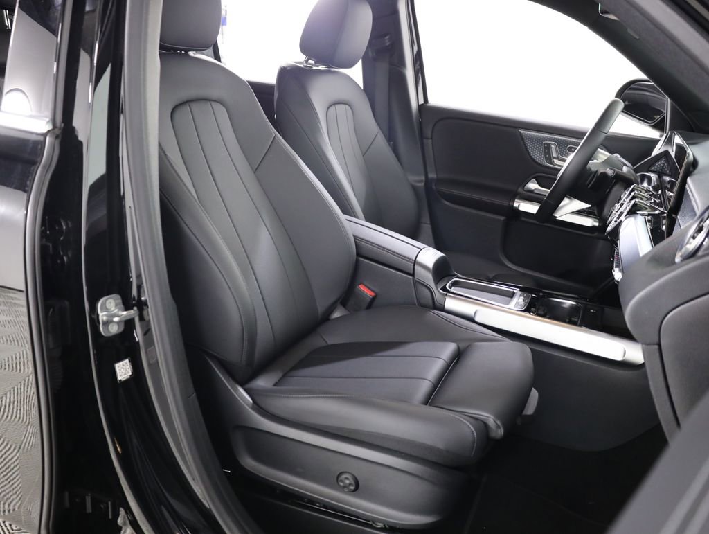 Certified 2025 Mercedes-Benz GLB 250 4MATIC image 66