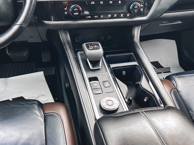 Used 2023 Nissan Pathfinder Platinum w/ Cargo Package image 17