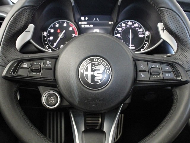 Used 2022 Alfa Romeo Giulia Sprint image 13