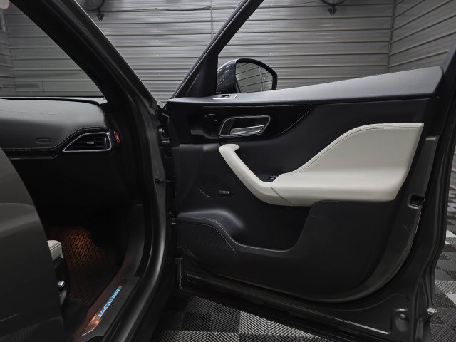 Used 2019 Jaguar F-PACE S AWD/4WD image 33