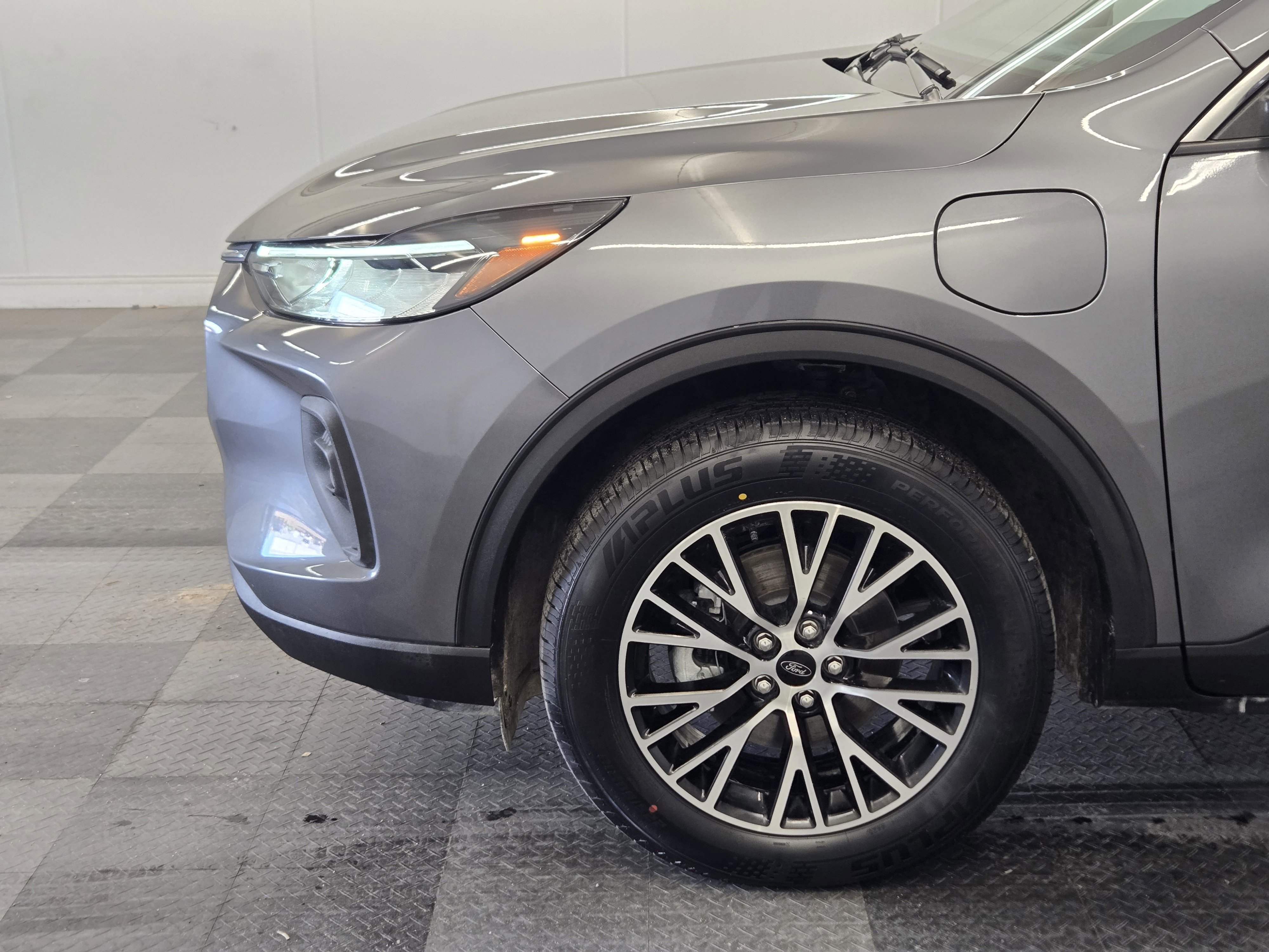 Certified 2024 Ford Escape PHEV image 9