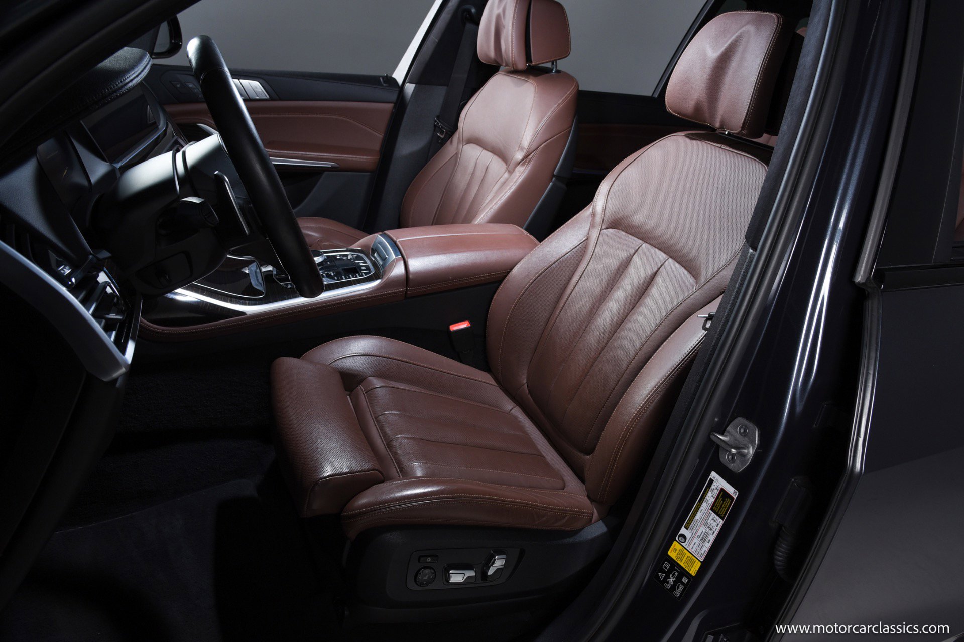 Used 2021 BMW X7 M50i image 21