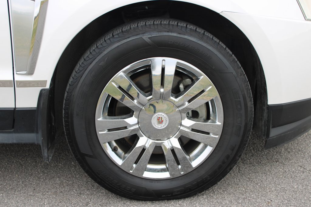 Used 2015 Cadillac SRX Luxury w/ Driver Awareness Package image 40