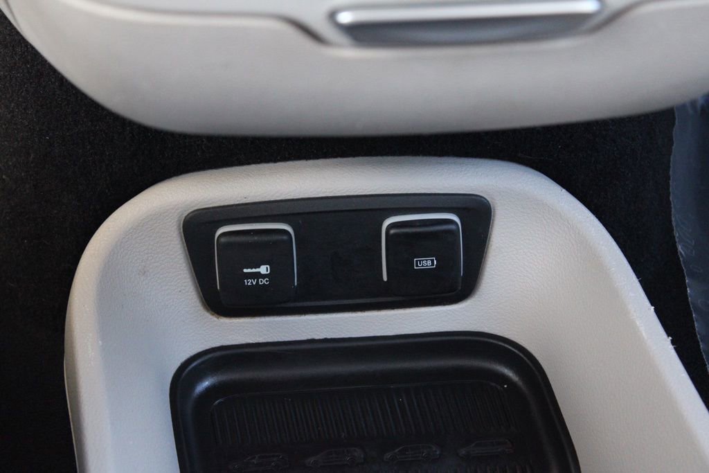 Used 2018 Chrysler Pacifica Touring-L Plus w/ Tire & Wheel Group image 46