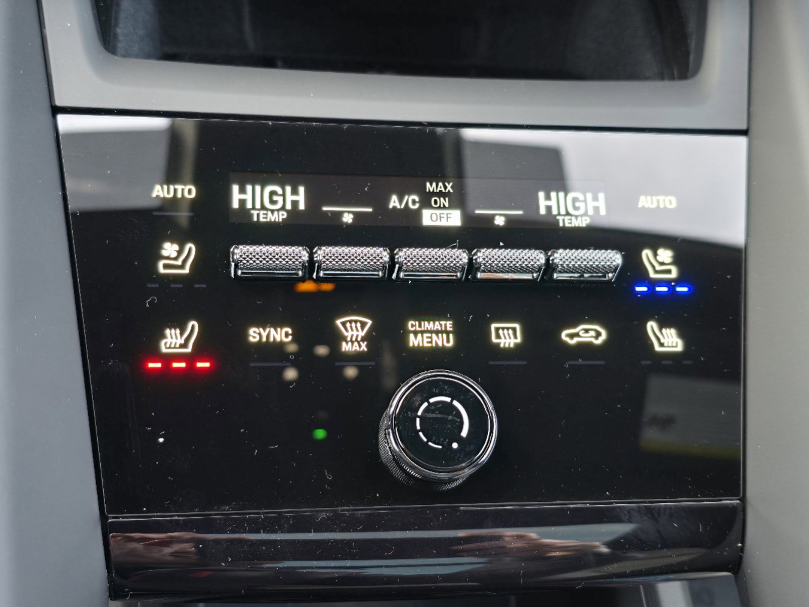 New 2025 Porsche Macan 4S Electric image 24