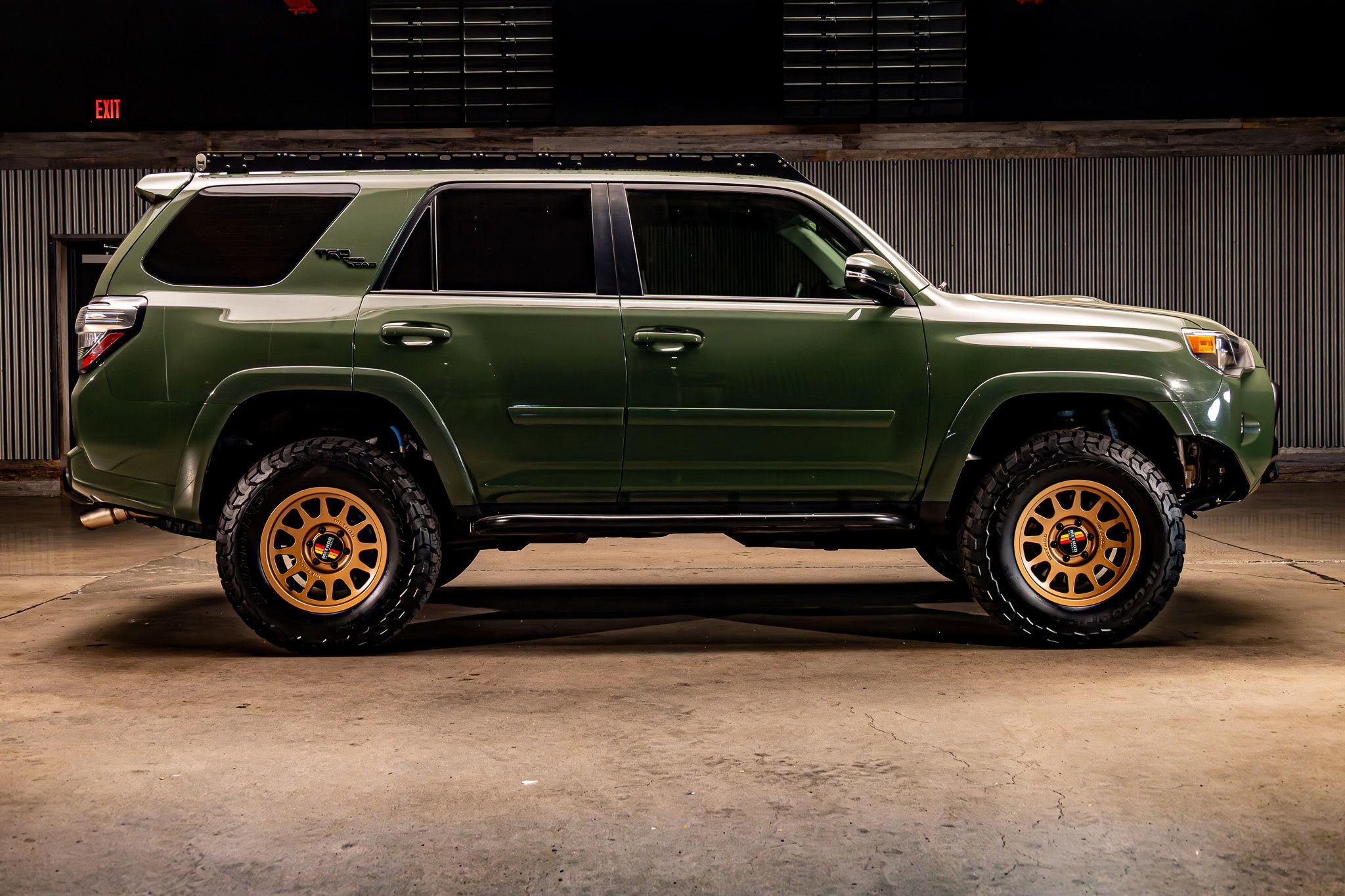 Used 2022 Toyota 4Runner TRD Off-Road Premium w/ TRD Black Wheel Package (TMS) AWD/4WD image 10