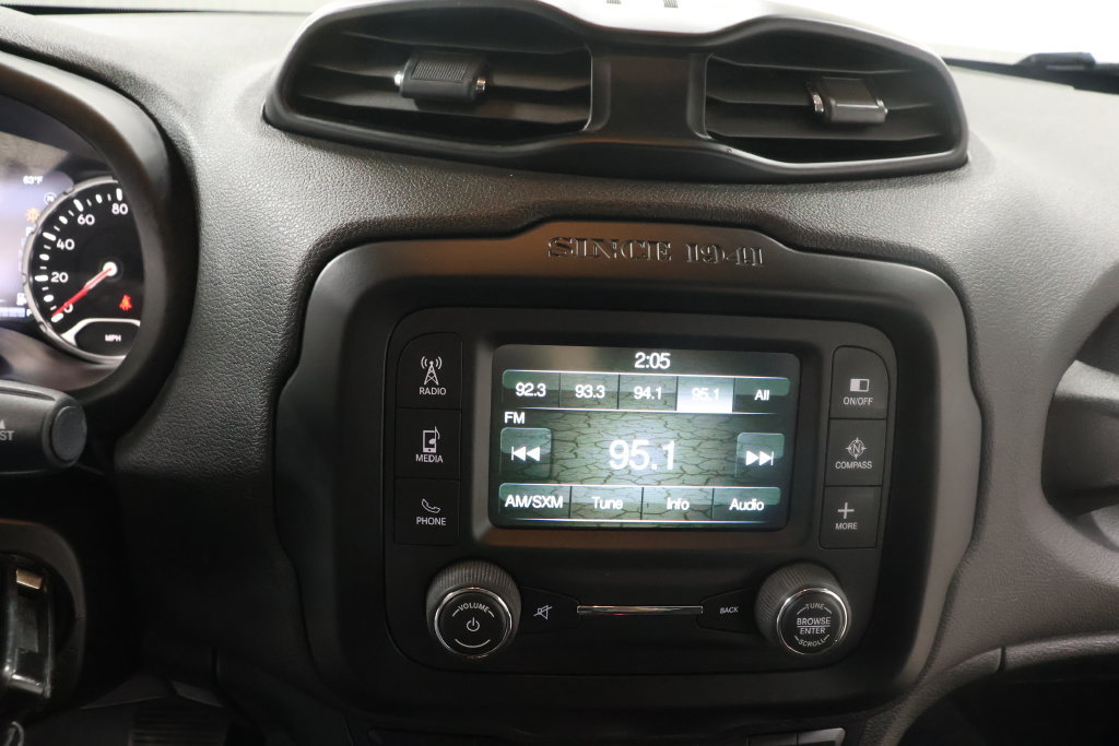 Used 2015 Jeep Renegade Trailhawk AWD/4WD image 10