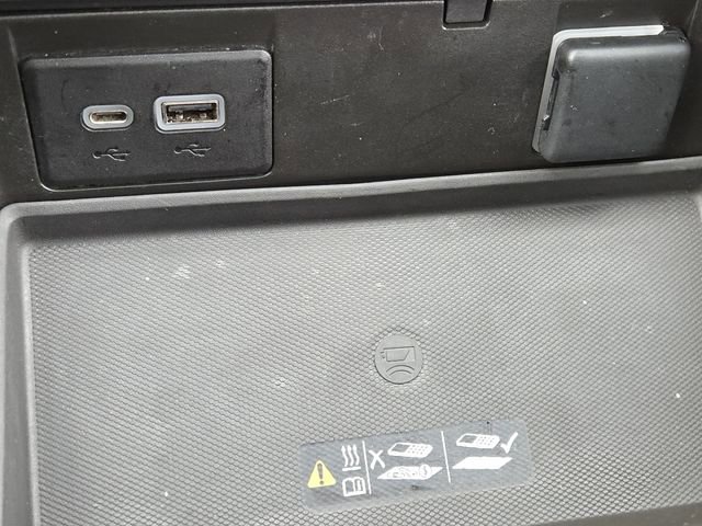 Used 2022 GMC Yukon XL Denali image 8