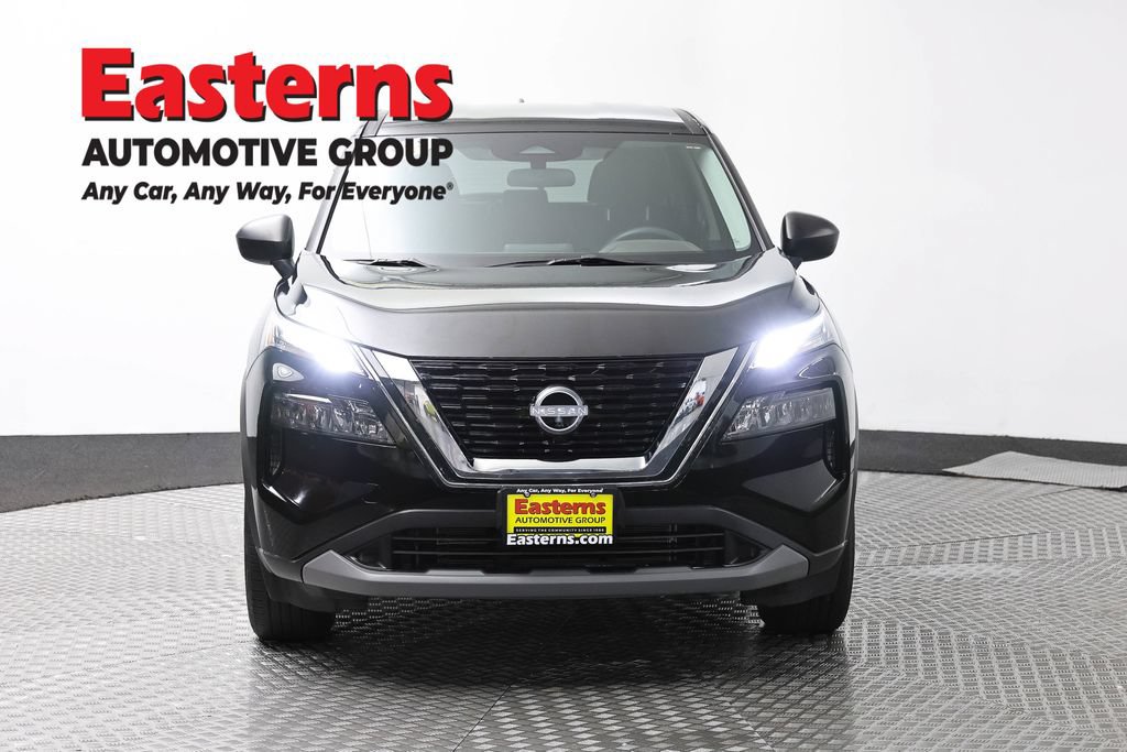 Used 2023 Nissan Rogue S AWD/4WD image 2