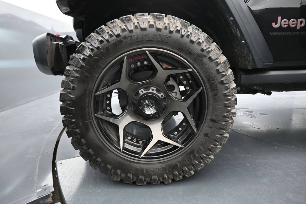 Used 2025 Jeep Wrangler Unlimited Rubicon w/ Convenience Group AWD/4WD image 27