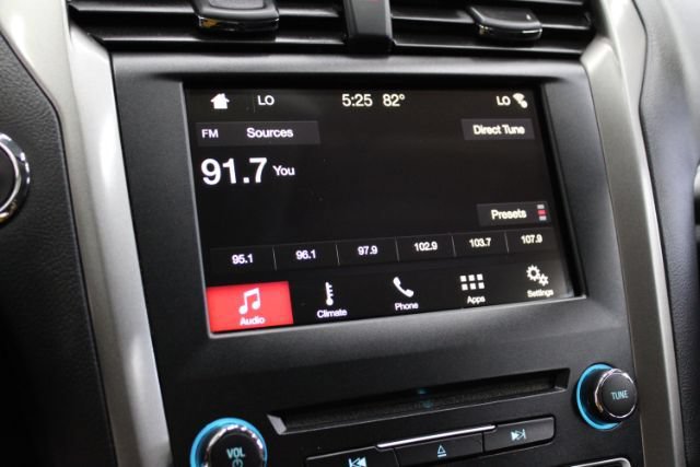 Used 2018 Ford Fusion SE FWD image 17