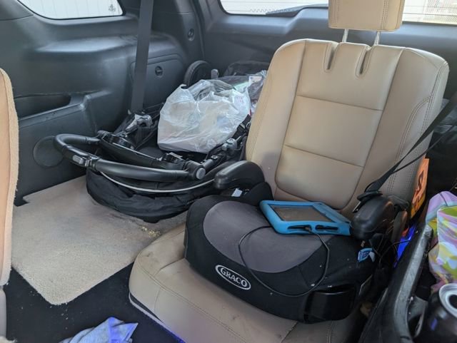 Used 2016 Ford Explorer XLT w/ Equipment Group 202A AWD/4WD image 10