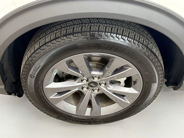 Used 2025 Ford Explorer Active w/ Active Comfort Package image 32