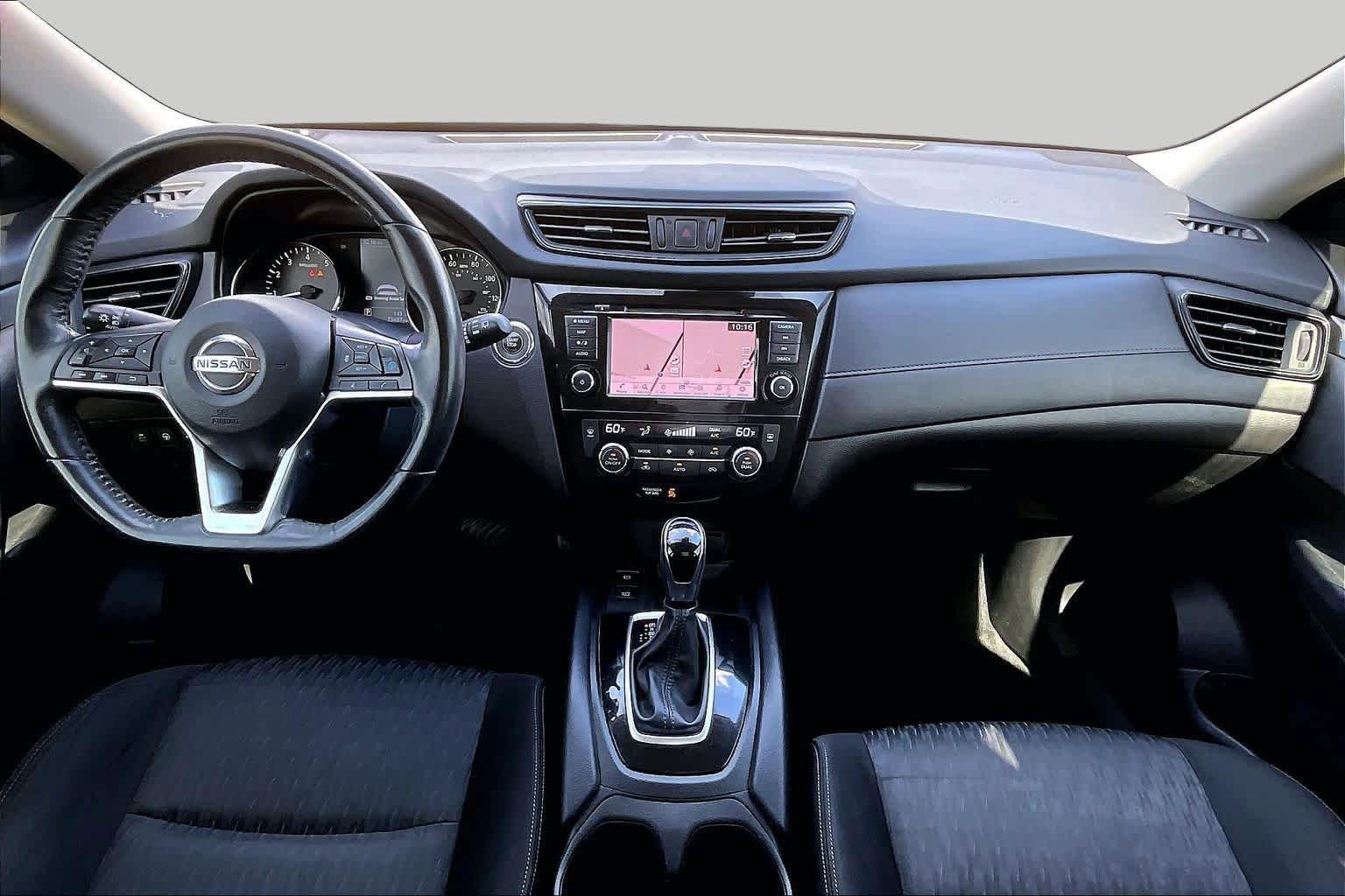 Used 2019 Nissan Rogue SV w/ Premium Package FWD image 16