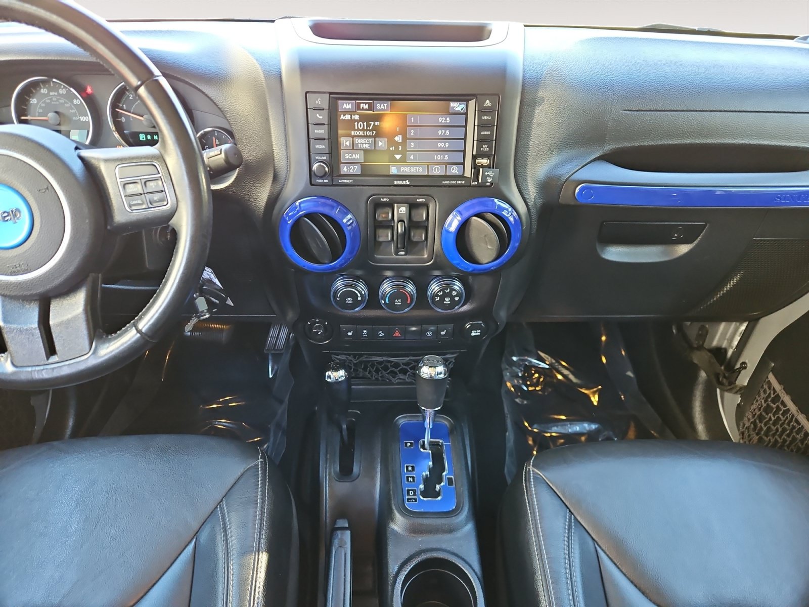 Used 2018 Jeep Wrangler Unlimited Sahara AWD/4WD image 11