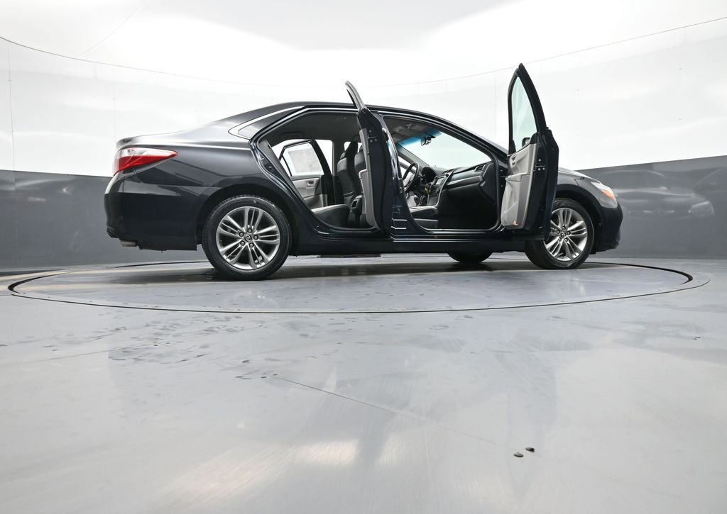 Used 2016 Toyota Camry SE image 46