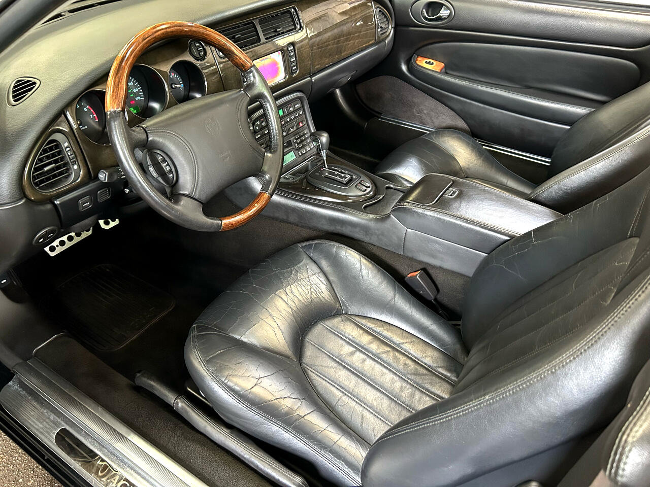 Used 2000 Jaguar XK8 Convertible RWD image 15