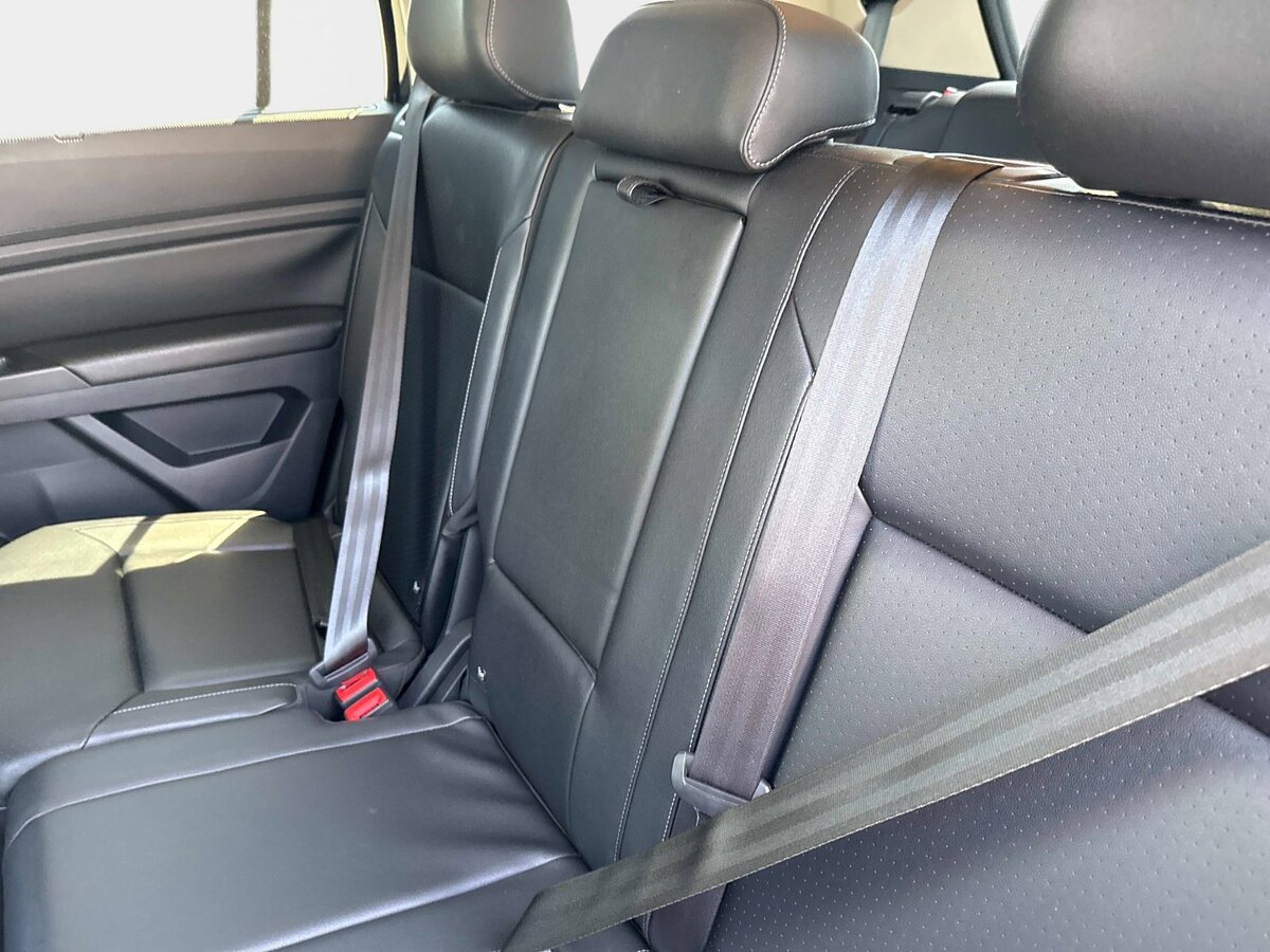 Used 2018 Volkswagen Atlas SE FWD image 13