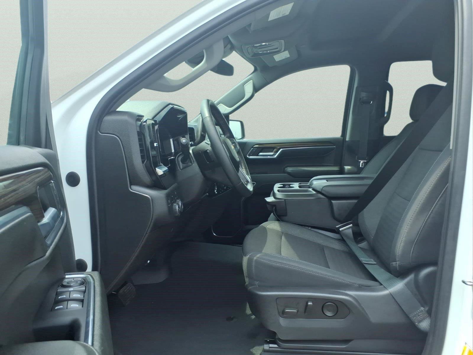 Used 2023 Chevrolet Silverado 1500 LT AWD/4WD image 17