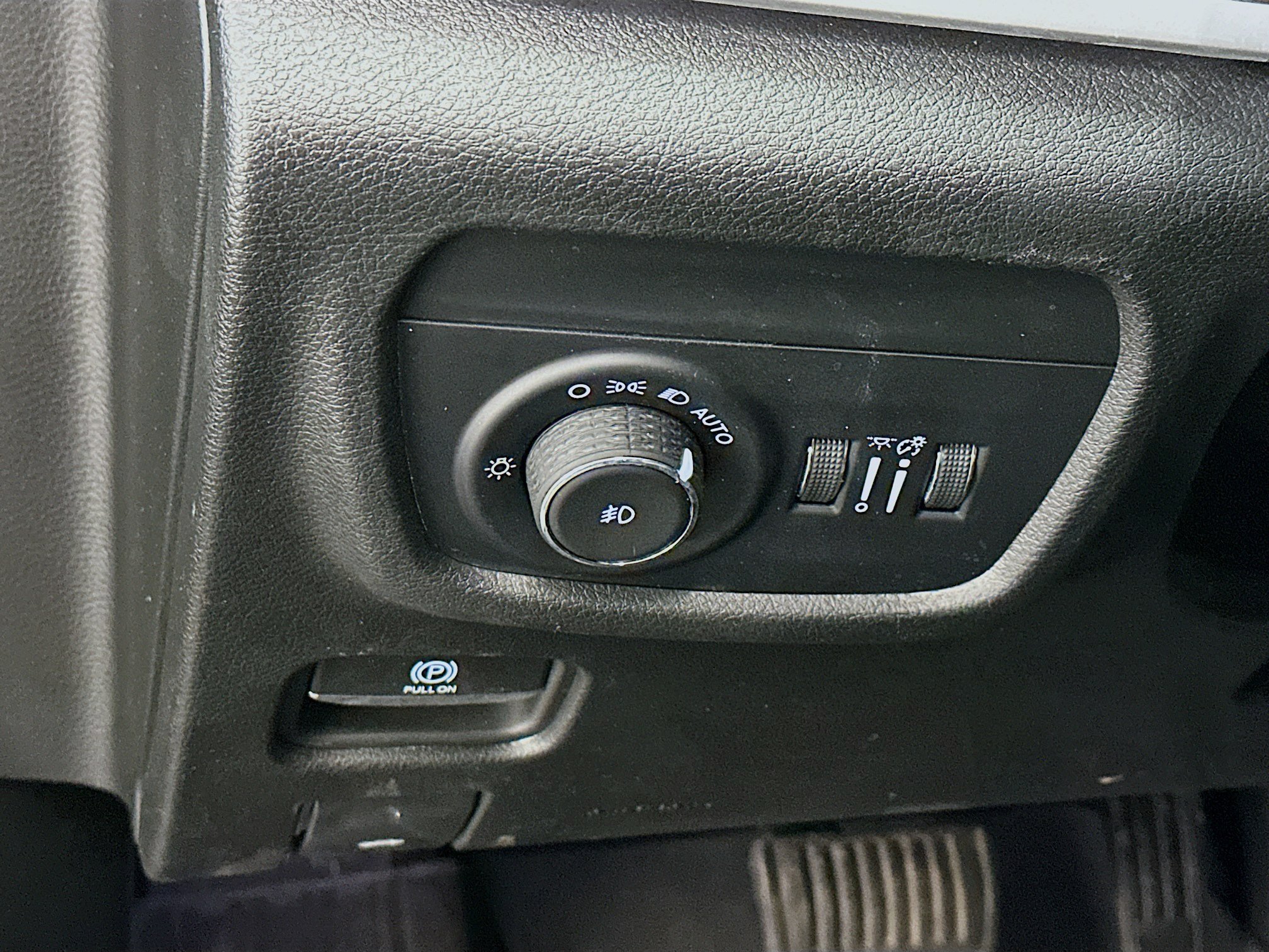 Used 2023 Jeep Grand Cherokee L Limited AWD/4WD image 17