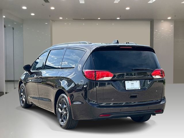 Used 2019 Chrysler Pacifica Touring-L Plus w/ S Appearance Package FWD image 3