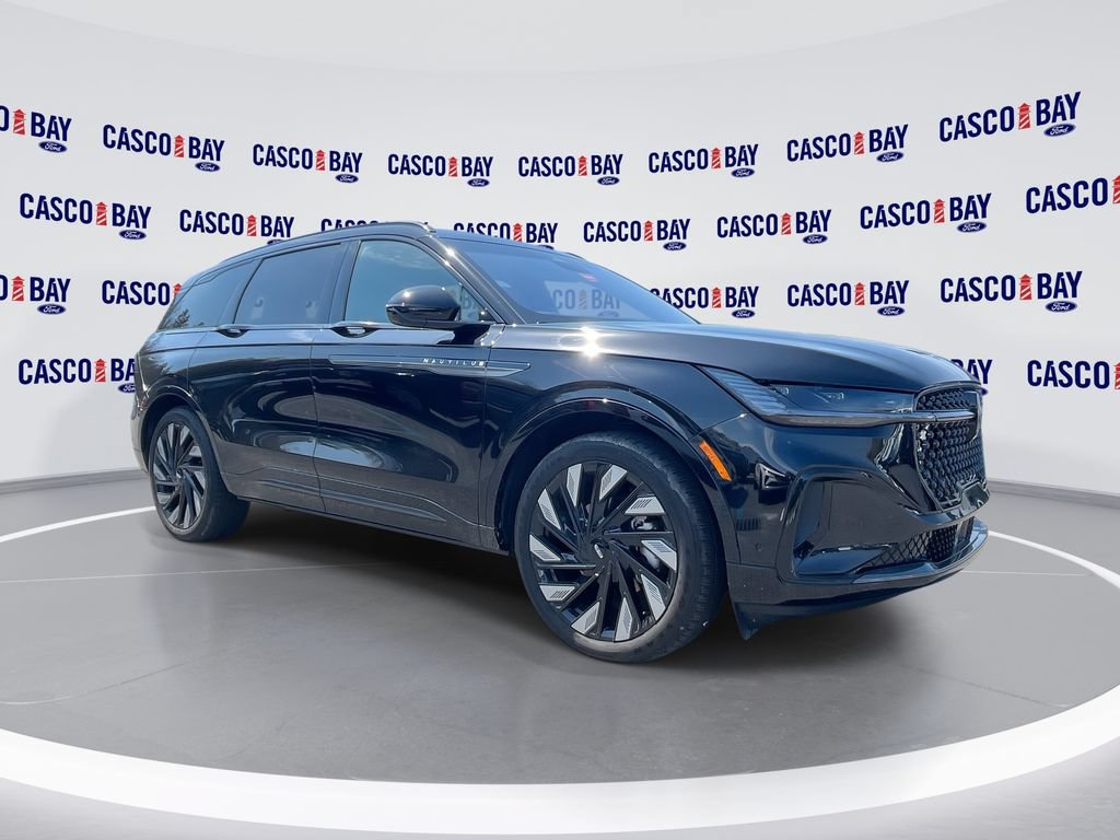 Used 2024 Lincoln Nautilus Reserve w/ Equipment Group 202A AWD/4WD image 1