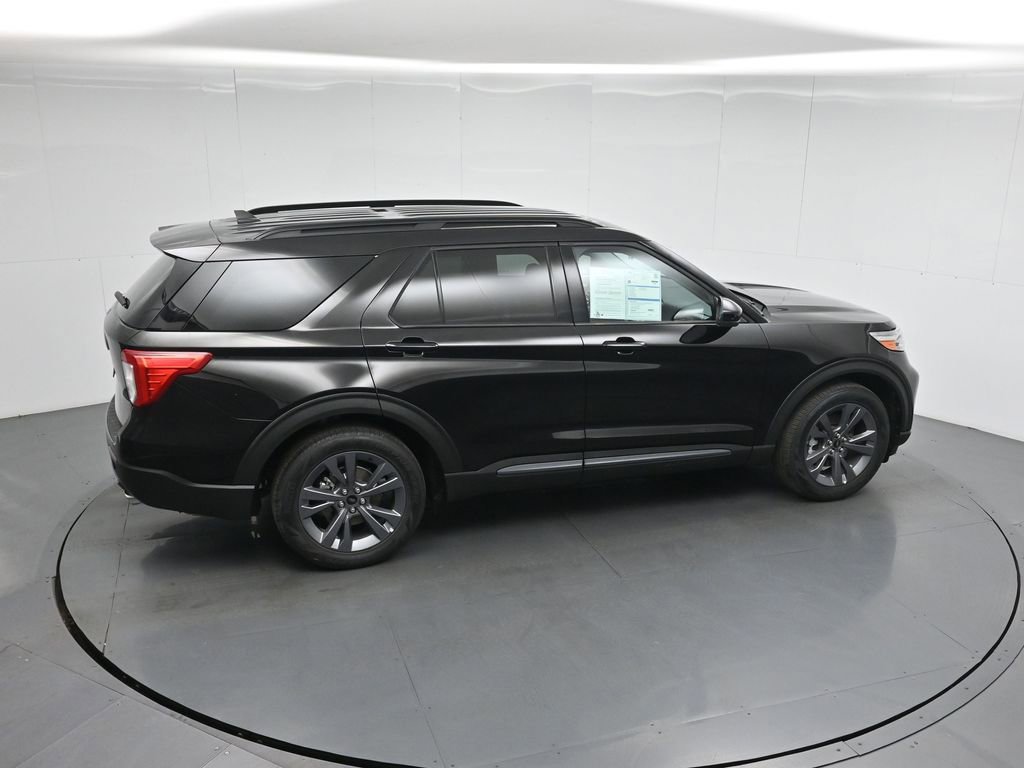 Certified 2022 Ford Explorer XLT w/ Equipment Group 202A image 37