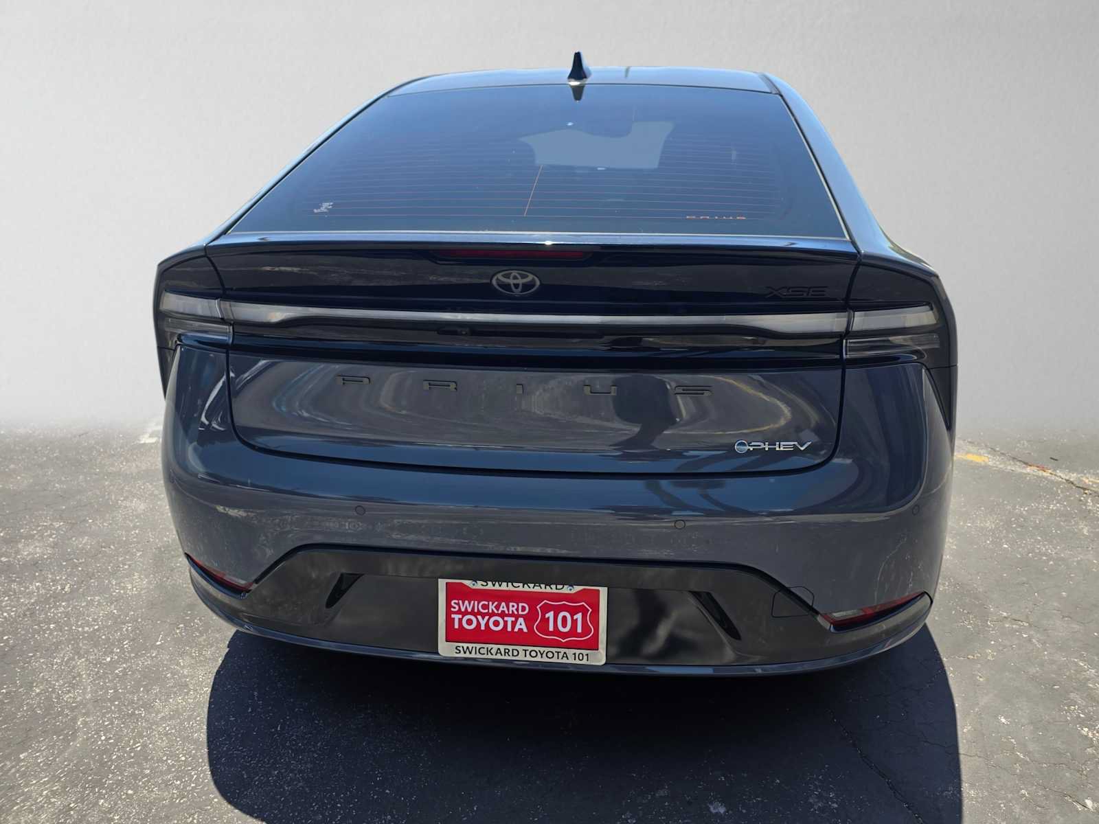 Used 2026 Toyota Prius Plug-In Hybrid FWD image 4