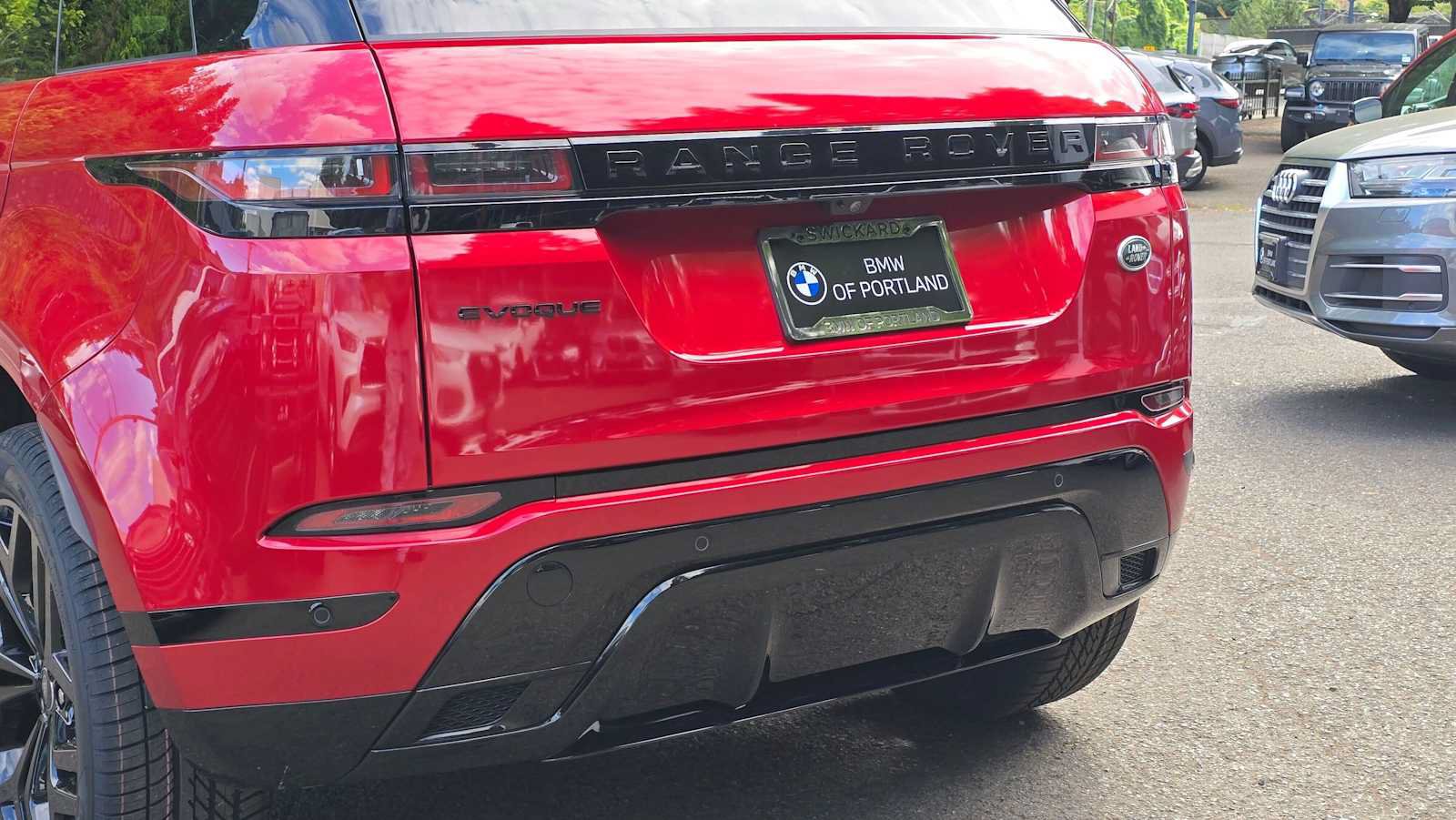 Used 2023 Land Rover Range Rover Evoque R-Dynamic SE AWD/4WD image 13